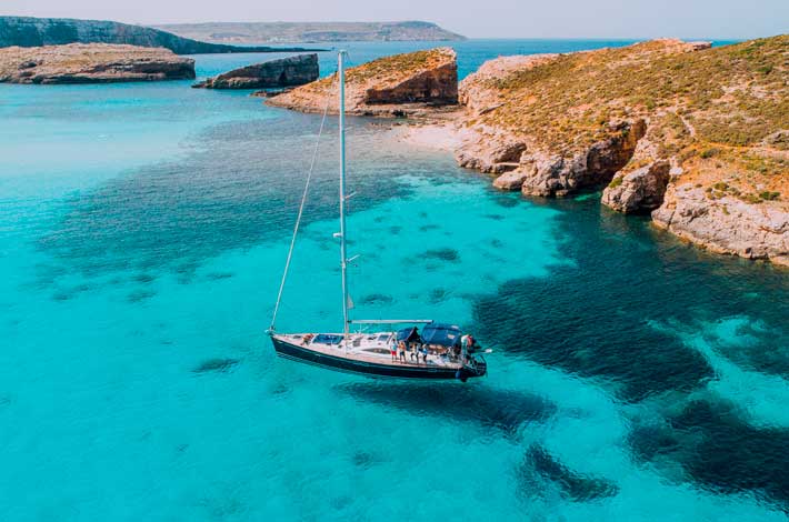 Barco en el Blue Lagoon 