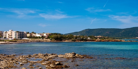 Hoteles en Cala Bona