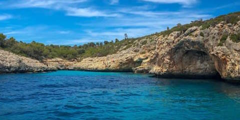 Vuelo más hotel a Cala Mesquida