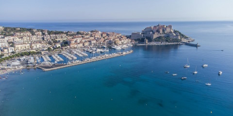 Hoteles en Calvi