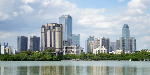 Vuelo más hotel a Huizhou