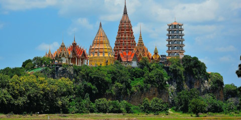 Vuelo más hotel a Kanchanaburi
