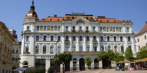 Vuelo más hotel a Pécs