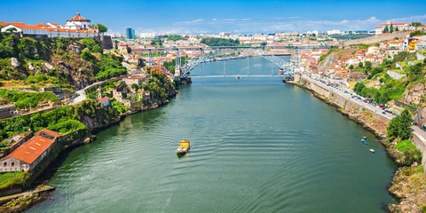 Vuelo más hotel a Vila Nova de Gaia