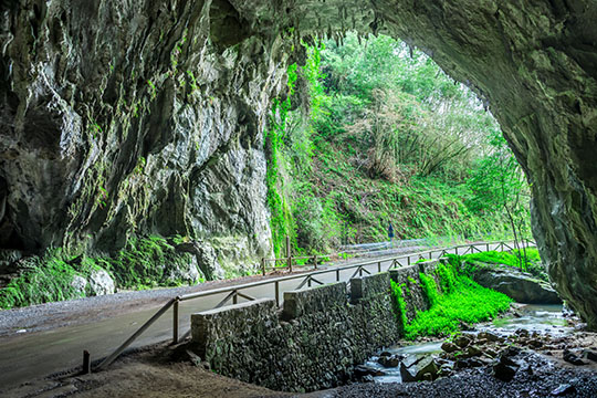 Entrada principal de la Cuevona